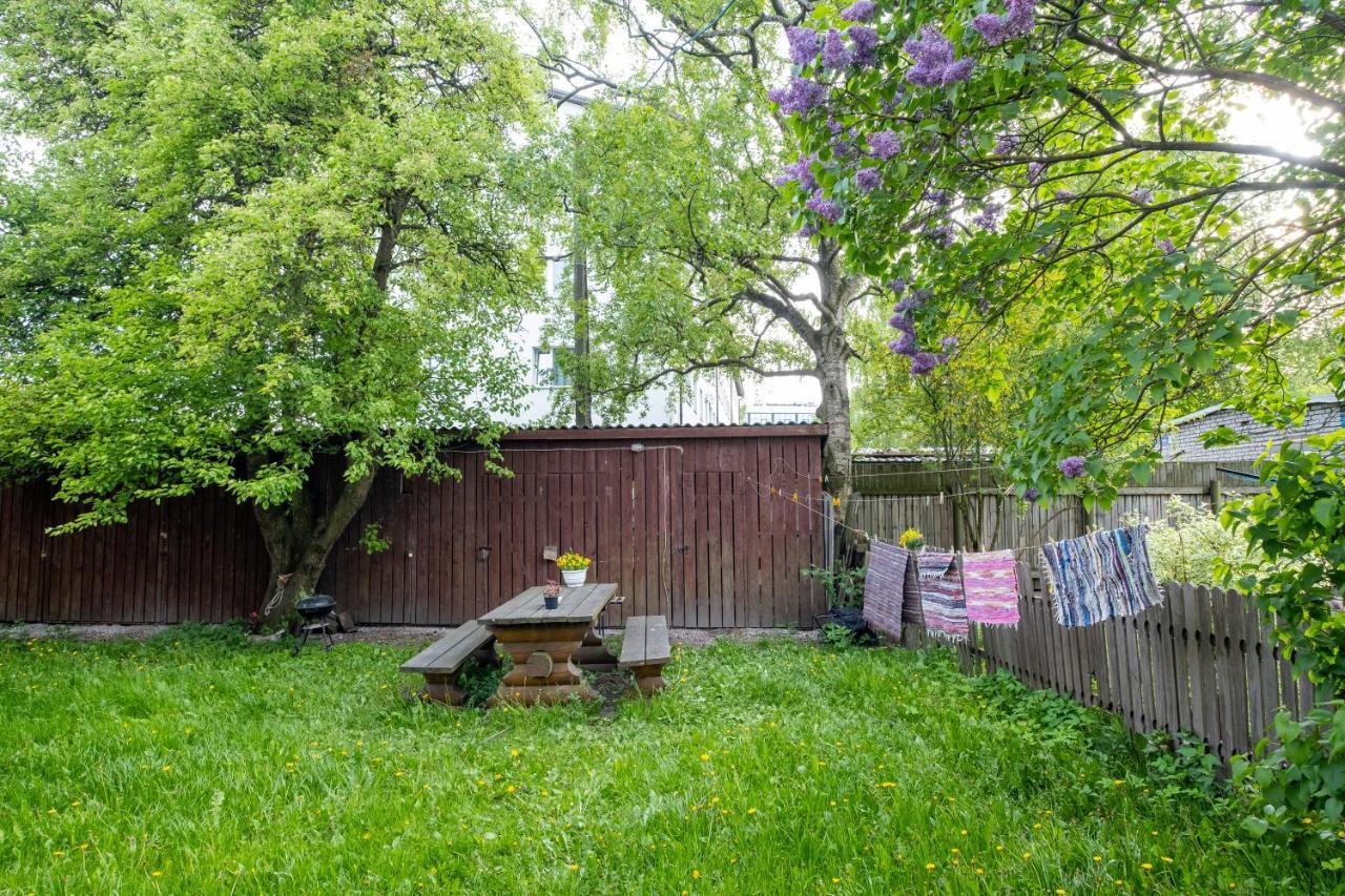 Artists Apartment Near Telliskivi Creative Centre Tallinn Exterior photo